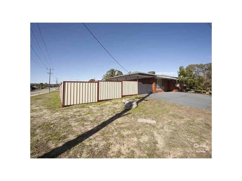 4 Glenhurst Court, Camillo WA 6111