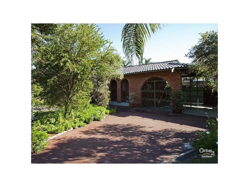 67 Berehaven Avenue, Thornlie WA 6108