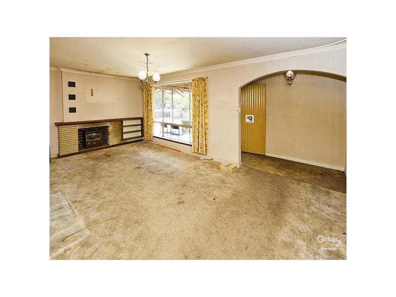 17 Lennox Road, Thornlie WA 6108