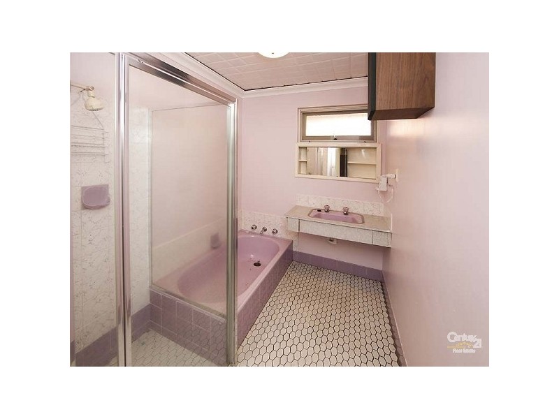 17 Lennox Road, Thornlie WA 6108