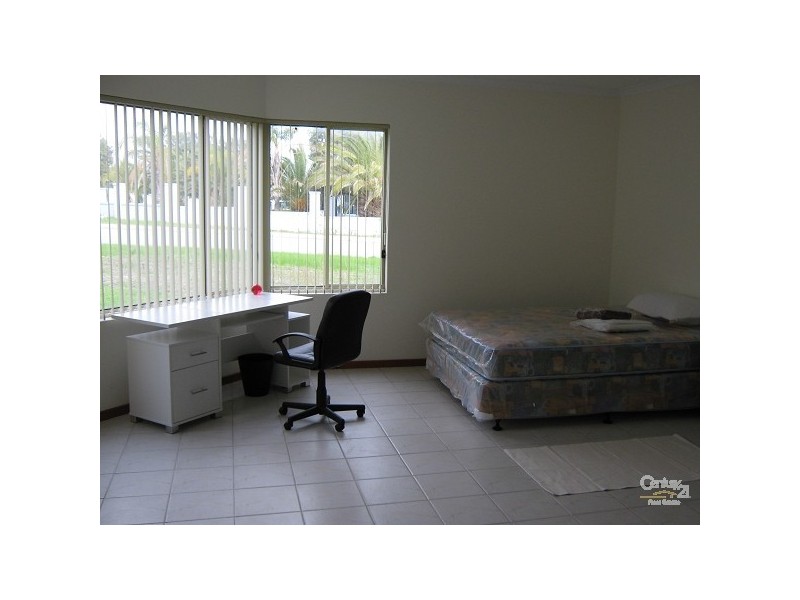 22 Oswald Street, Coolbellup WA 6163