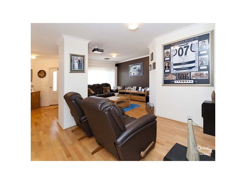 8 Moresby Close, Bibra Lake WA 6163