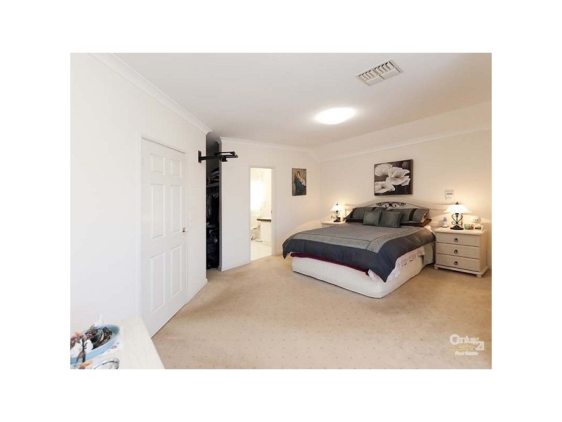 8 Moresby Close, Bibra Lake WA 6163