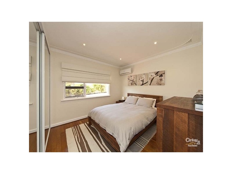 59 Redwood Crescent, Melville WA 6156