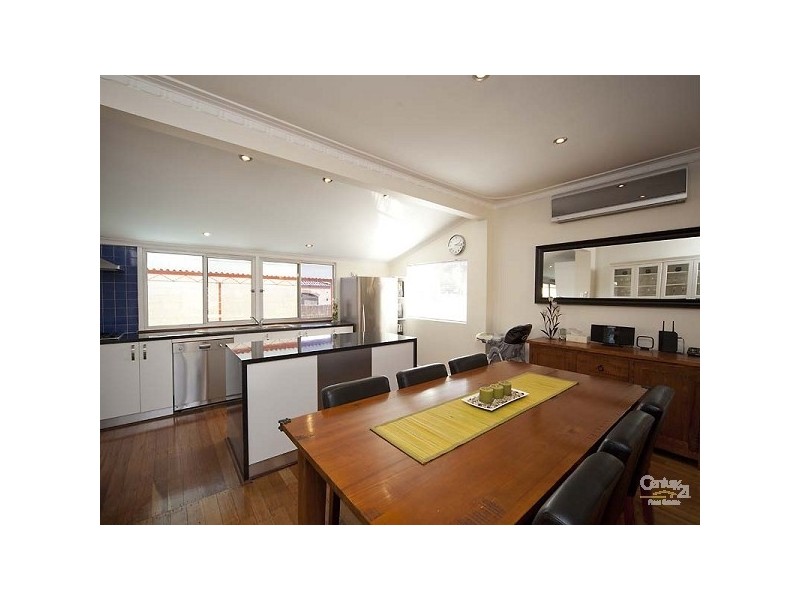 59 Redwood Crescent, Melville WA 6156