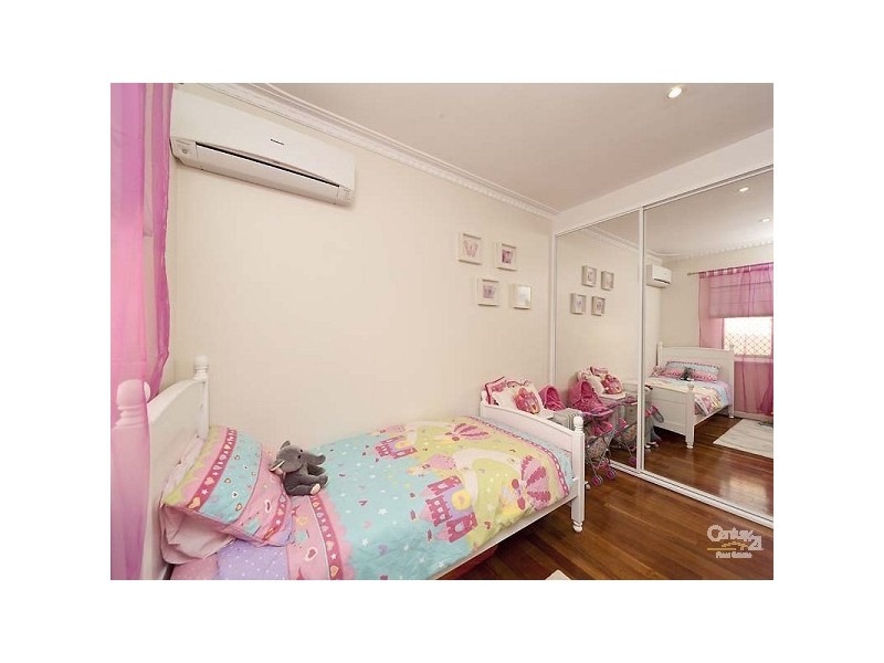 59 Redwood Crescent, Melville WA 6156