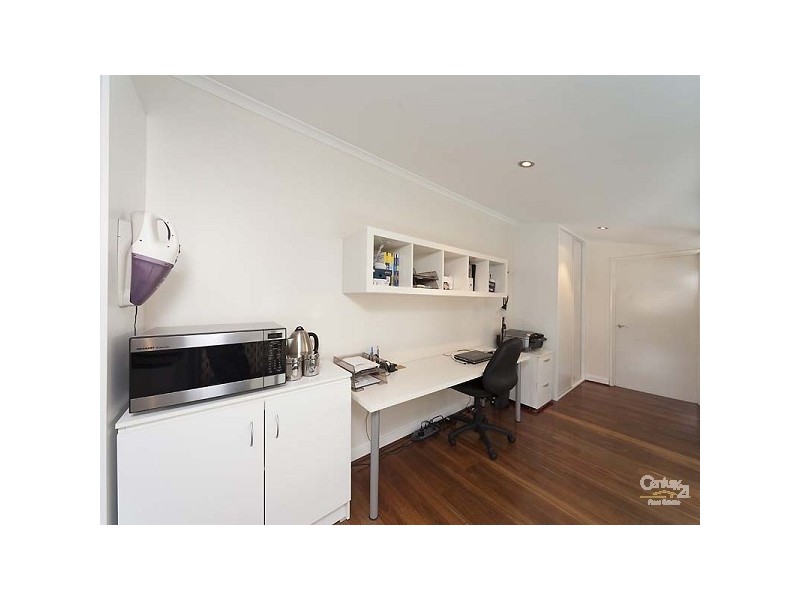 59 Redwood Crescent, Melville WA 6156