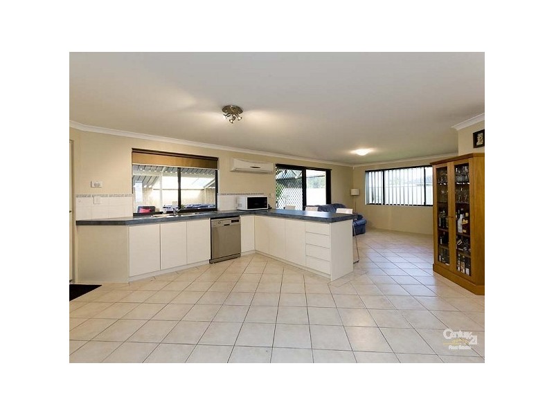 31 Cardiff Loop, Huntingdale WA 6110