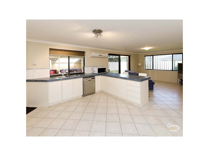 31 Cardiff Loop, Huntingdale WA 6110