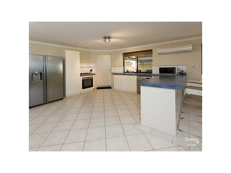 31 Cardiff Loop, Huntingdale WA 6110