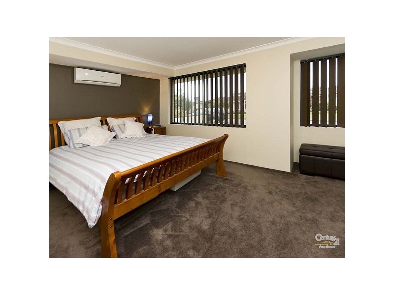 31 Cardiff Loop, Huntingdale WA 6110