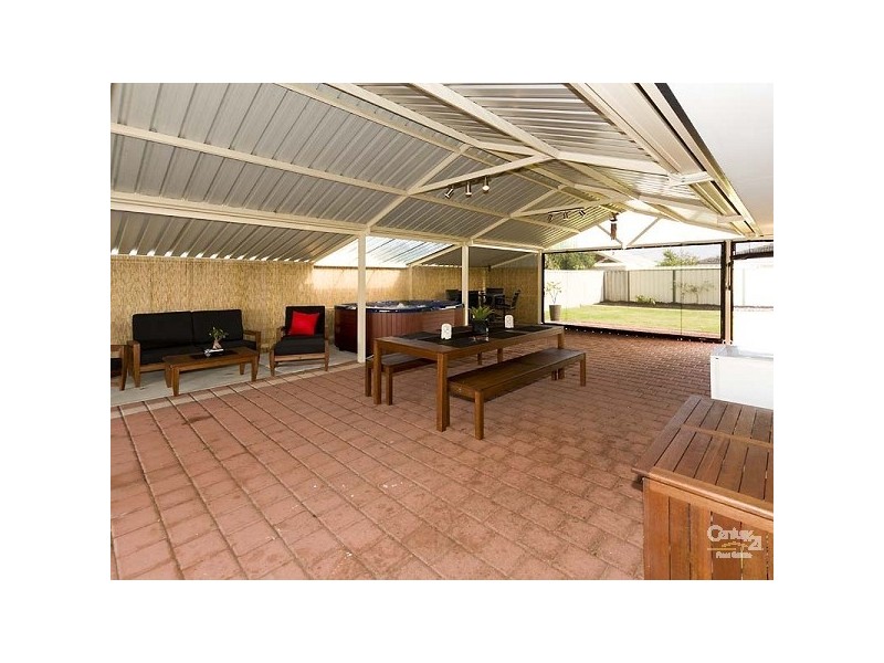 31 Cardiff Loop, Huntingdale WA 6110