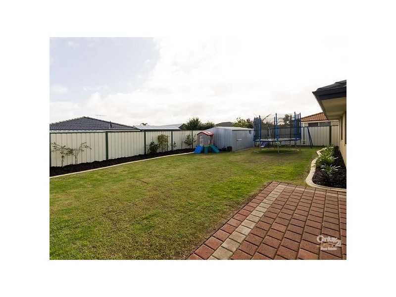 31 Cardiff Loop, Huntingdale WA 6110