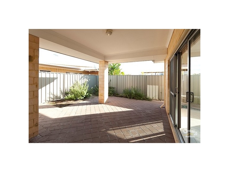 2 Heidelberg St, Aubin Grove WA 6164