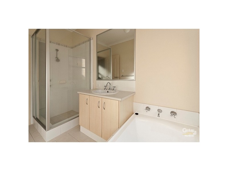 2 Heidelberg St, Aubin Grove WA 6164