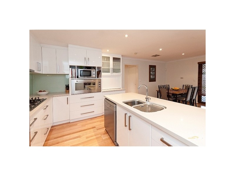 77 Gracechurch Crescent, Leeming WA 6149