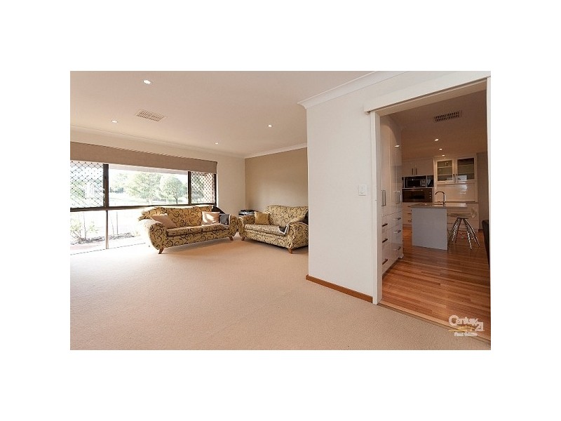 77 Gracechurch Crescent, Leeming WA 6149