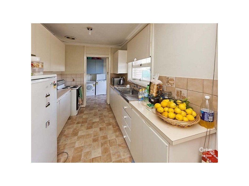 5 Kenmare Avenue, Thornlie WA 6108