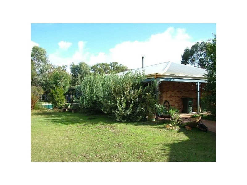 74 Braddock Rd, Wellard WA 6170