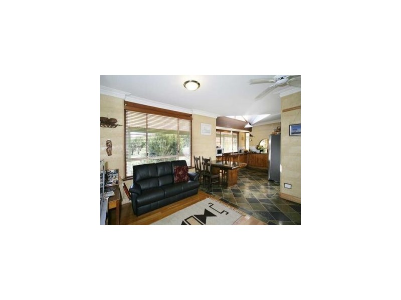 38 Pollard Cross, Cardup WA 6122