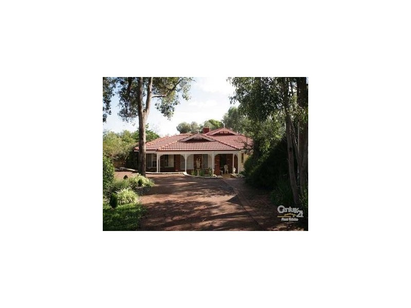 16 Treecrest Gardens, Mount Richon WA 6112
