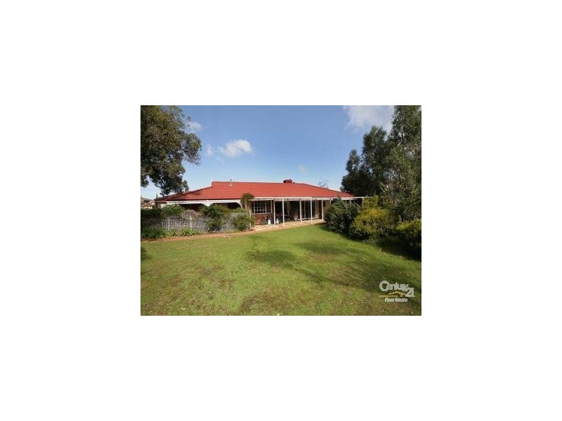 16 Treecrest Gardens, Mount Richon WA 6112