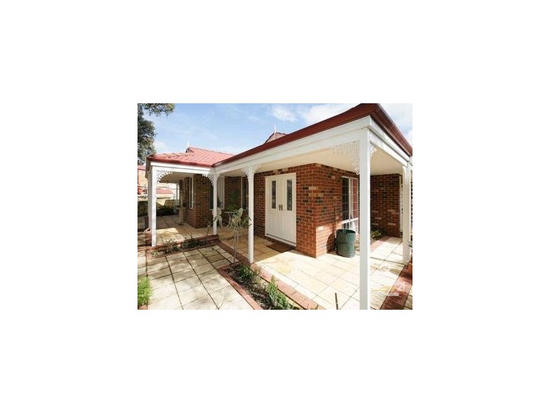 16 Treecrest Gardens, Mount Richon WA 6112