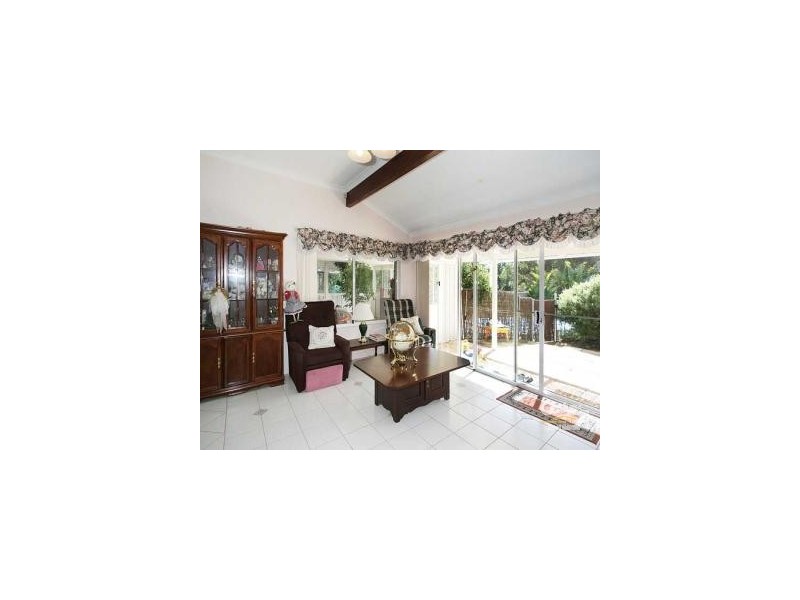 16 Treecrest Gardens, Mount Richon WA 6112