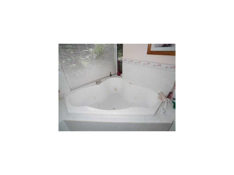 16 Treecrest Gardens, Mount Richon WA 6112