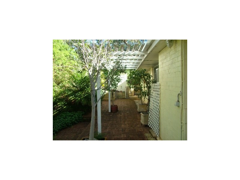 13 Possum Place, Kelmscott WA 6111