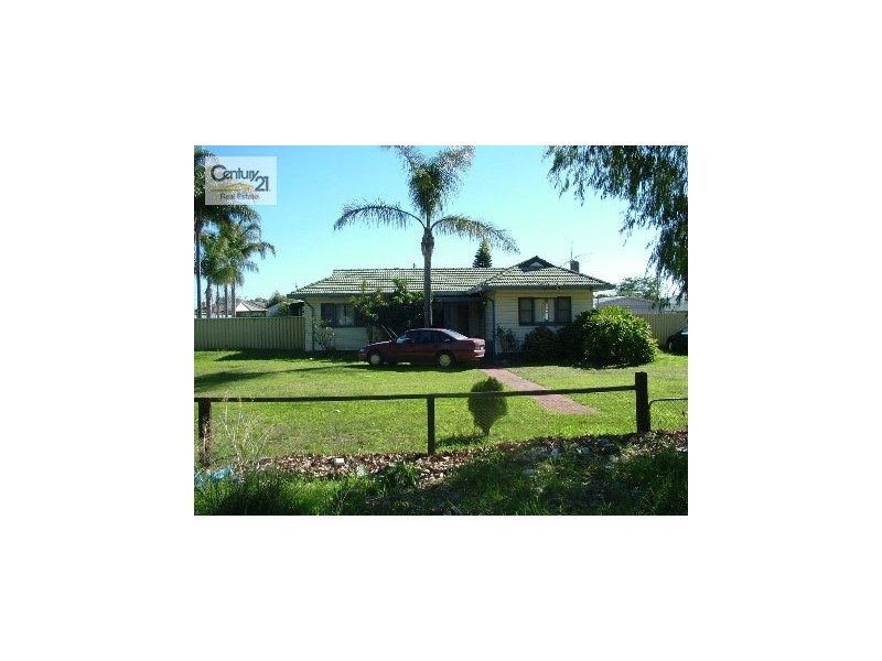 5 Banyard Ave, Kelmscott WA 6111