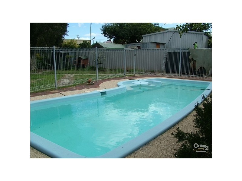 3 Mahara Rd, Kelmscott WA 6111