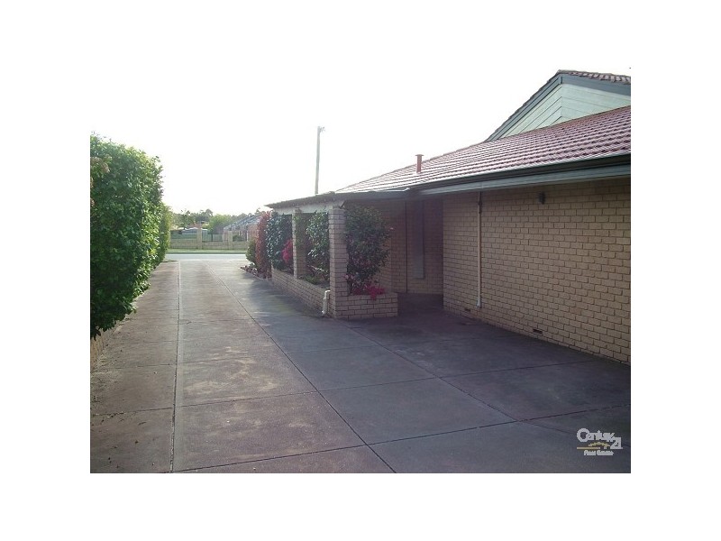 17 Dixie Road, Kelmscott WA 6111