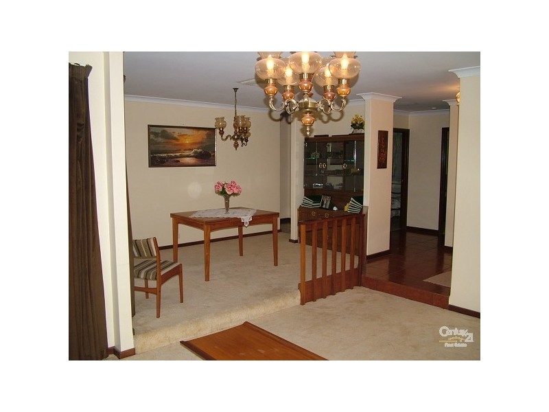 17 Dixie Road, Kelmscott WA 6111