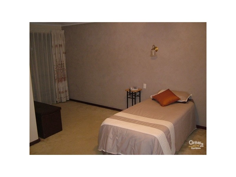 17 Dixie Road, Kelmscott WA 6111