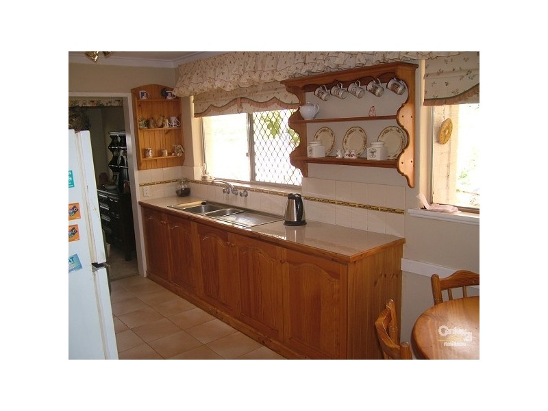 18 Garland Road, Roleystone WA 6111