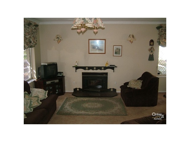 18 Garland Road, Roleystone WA 6111