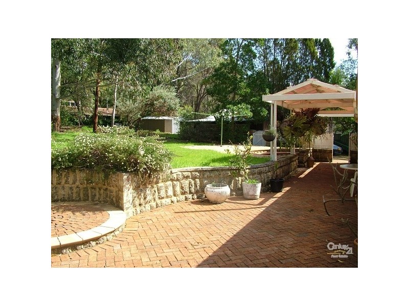 18 Garland Road, Roleystone WA 6111