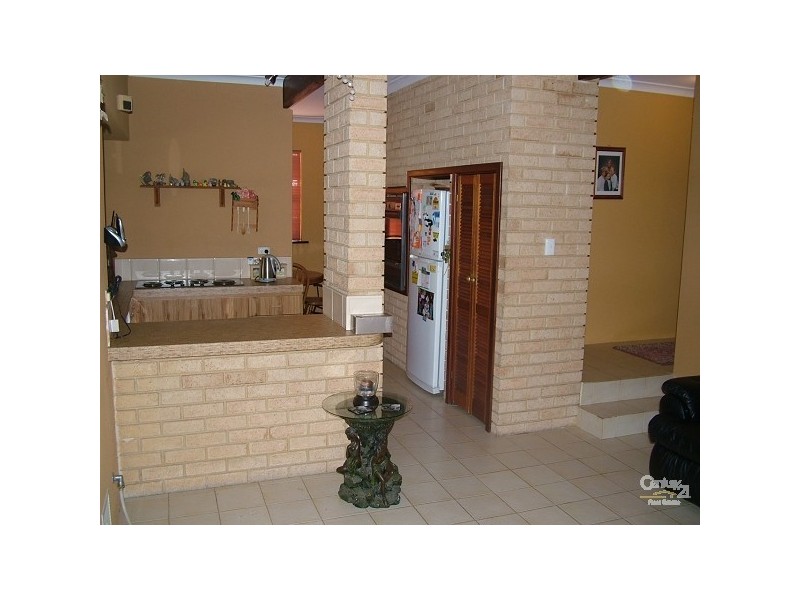 101 Brookton Hwy, Mount Nasura WA 6112