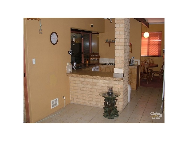 101 Brookton Hwy, Mount Nasura WA 6112