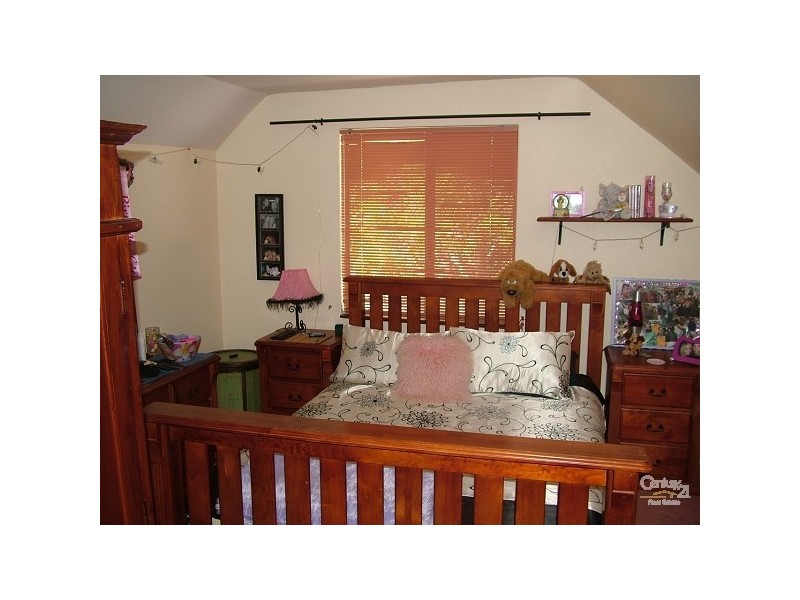 101 Brookton Hwy, Mount Nasura WA 6112