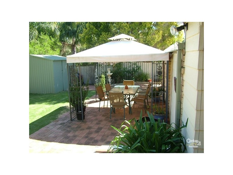 101 Brookton Hwy, Mount Nasura WA 6112