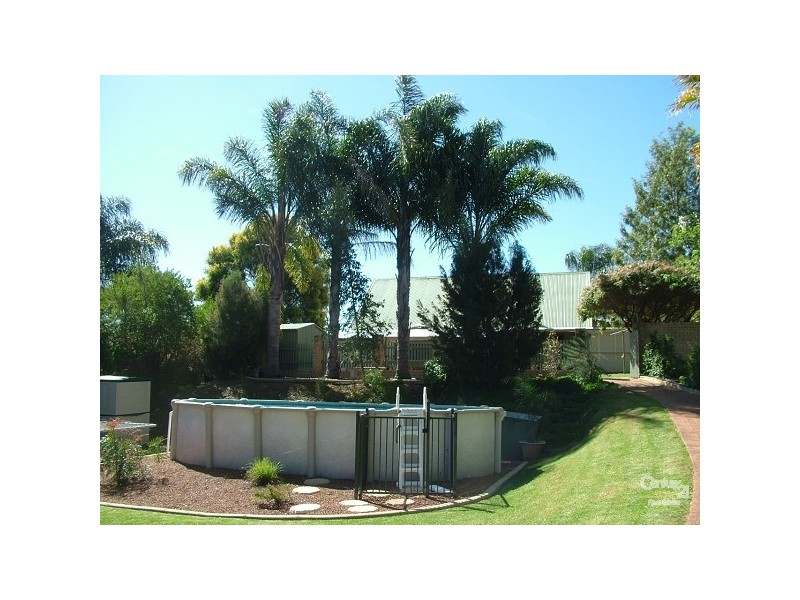 101 Brookton Hwy, Mount Nasura WA 6112