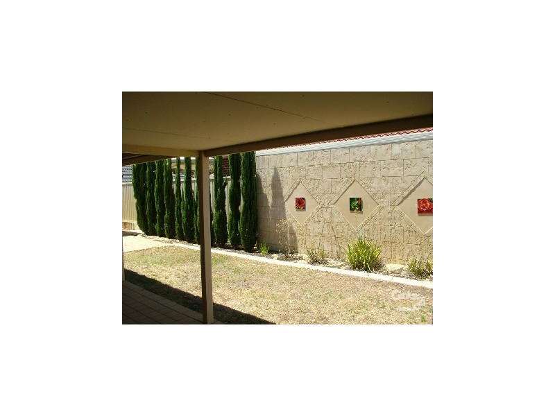 12 Bolger Gardens, Kelmscott WA 6111