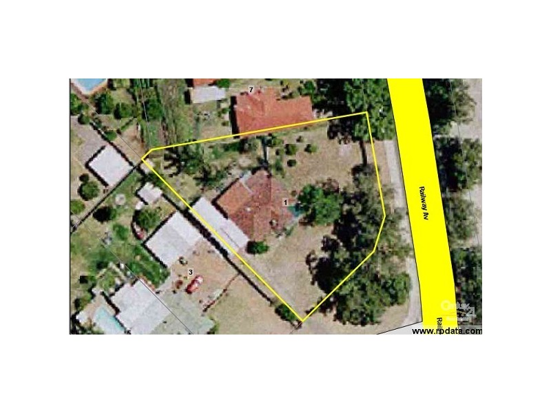 1 Banyard Ave, Kelmscott WA 6111