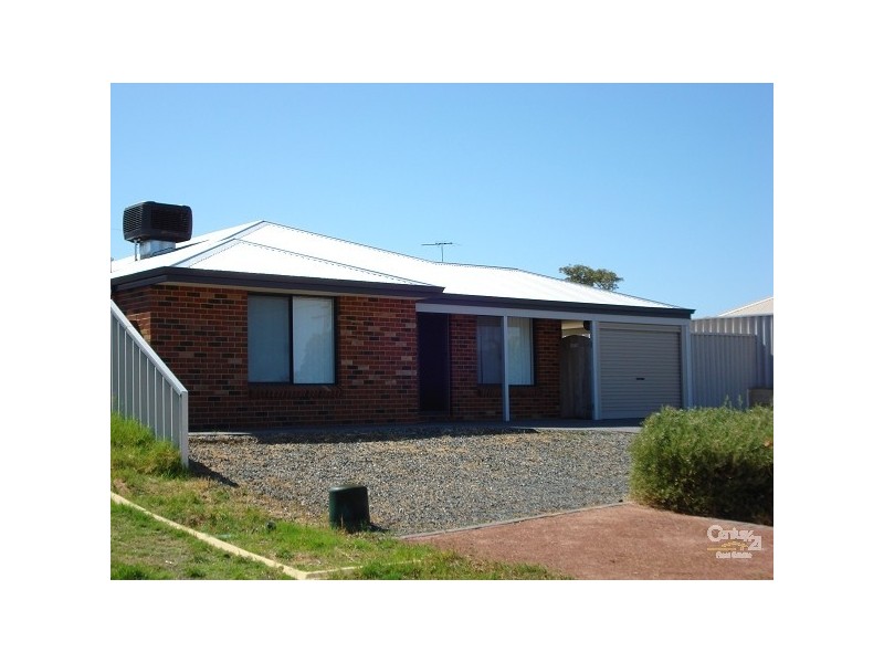 42 Orelia Ave, Orelia WA 6167