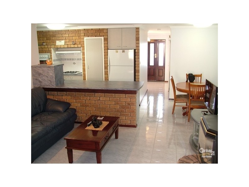 42 Ashley Drive, Kelmscott WA 6111