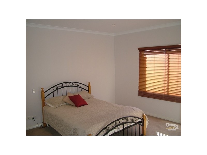 22 Hicks Road, Kelmscott WA 6111