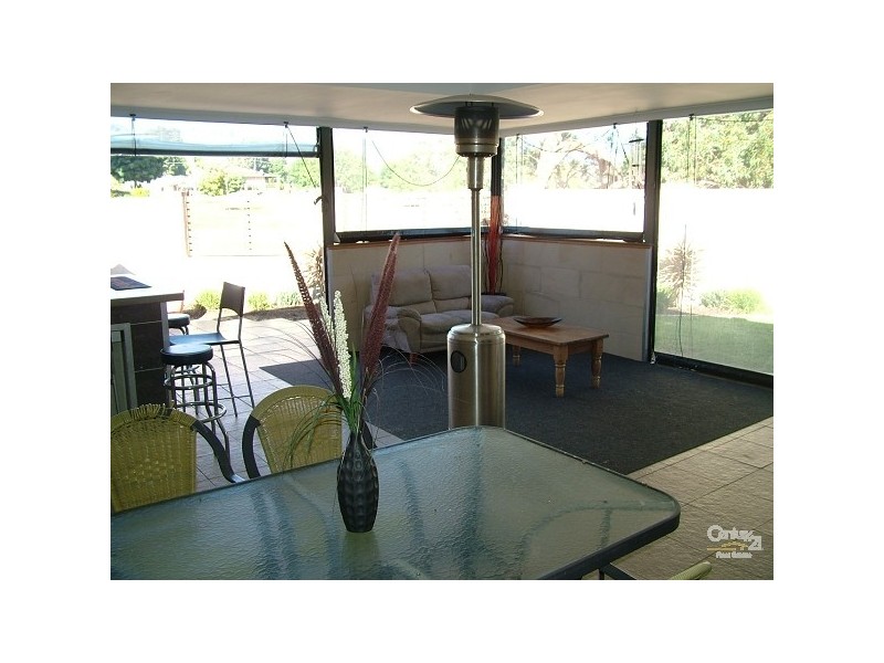 22 Hicks Road, Kelmscott WA 6111