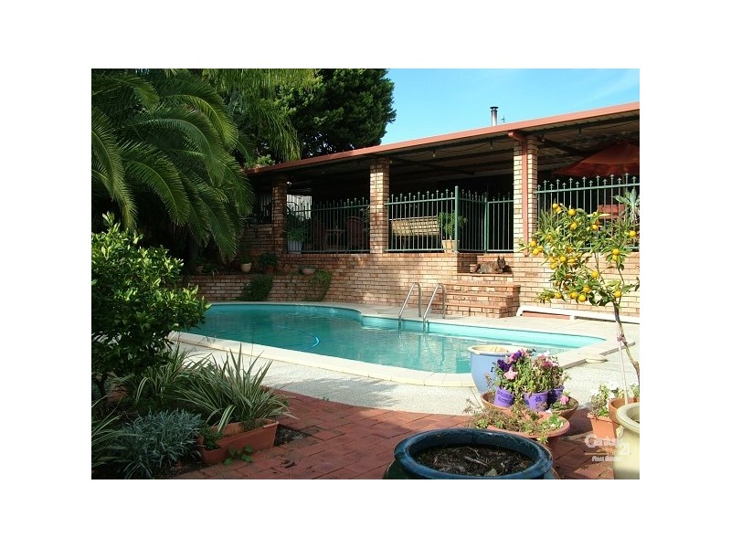 16 Melanda Street, Kelmscott WA 6111